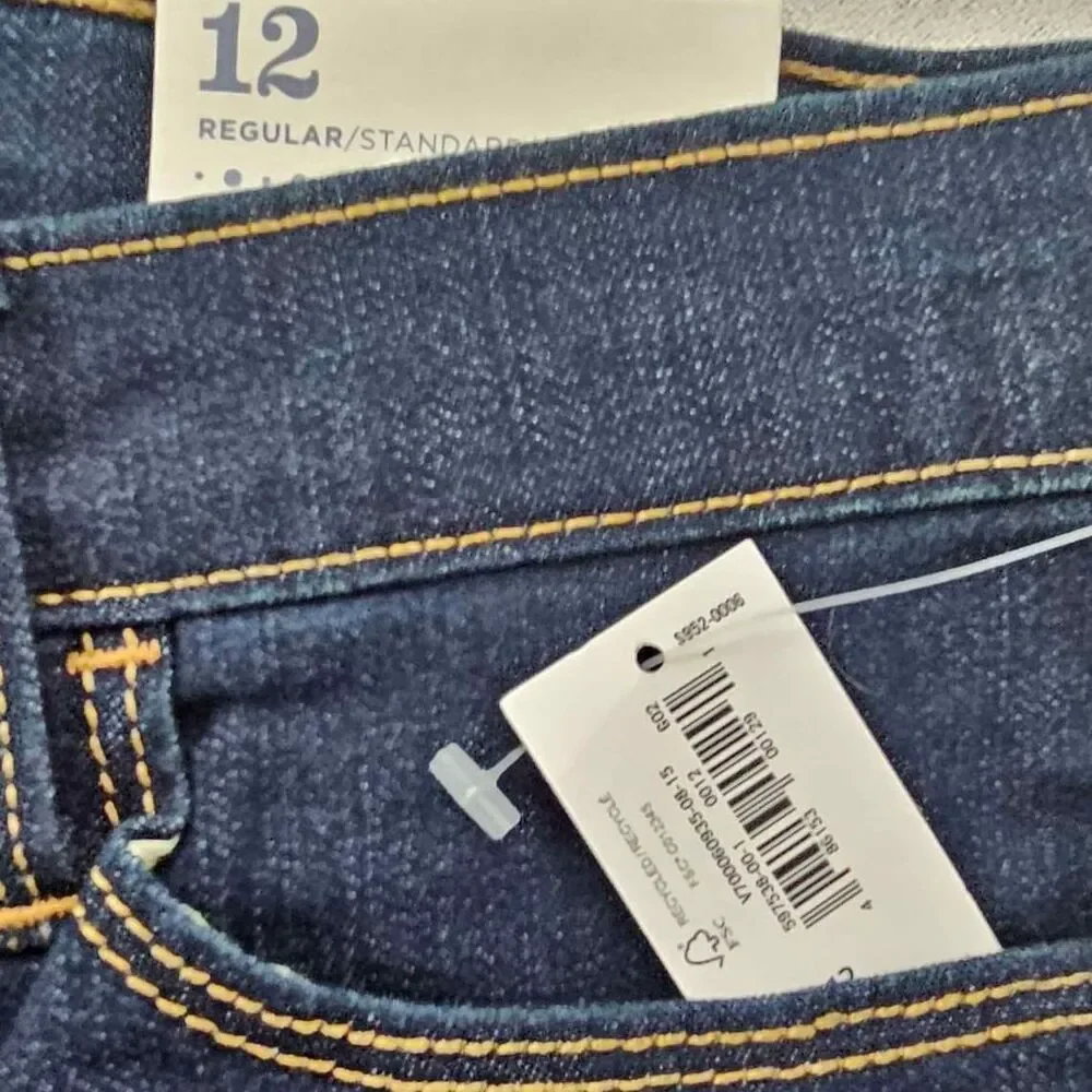 New With Tags - Old Navy Girls Blue Denim Jeans - Size 12.  Color Blue.